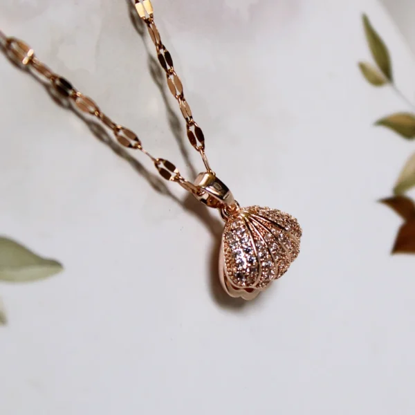 Kyrin Anti Tarnish Rose Gold Pearl Shell Pendant Chain - Image 2