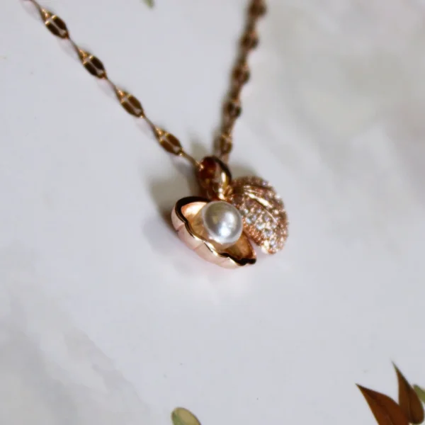 Kyrin Anti Tarnish Rose Gold Pearl Shell Pendant Chain