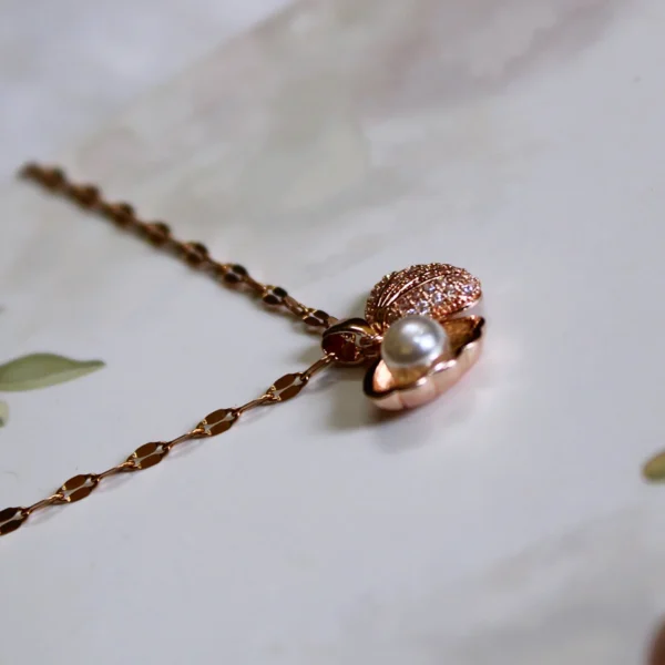 Kyrin Anti Tarnish Rose Gold Pearl Shell Pendant Chain - Image 3