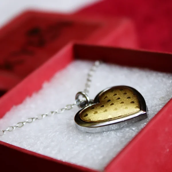 Kyrin Anti Tarnish Dual Tone Heart Pendant Chain - Image 4