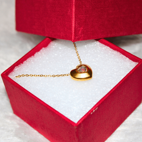 Kyrin Anti Tarnish Gold Diamond Heart Pendant Chain (with gift box) - Image 3