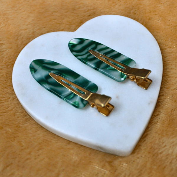 Kyrin Green Marble Flat Hair Clips - Image 3