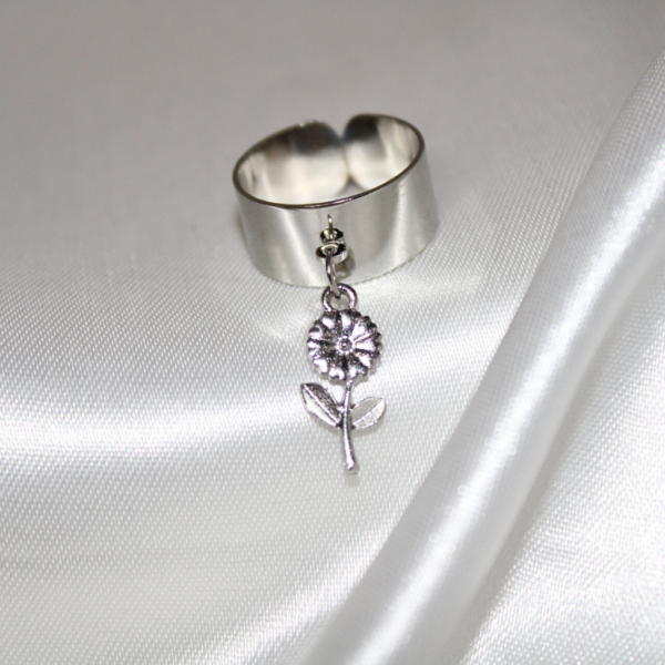 Kyrin Silver Flower Ring - Image 4