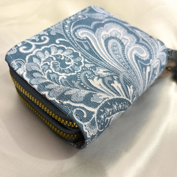 Kyrin Blue And White Wallet - Image 3
