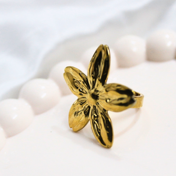 Kyrin Anti Tarnish Gold Flower Ring - Image 3