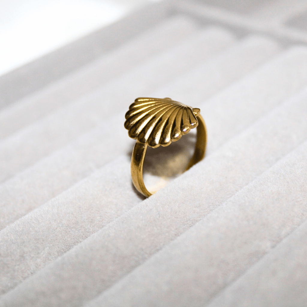 Kyrin Anti Tarnish Gold Shell Ring - Image 2