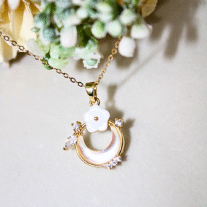 Kyrin Anti tarnish Flower Pendant Chain