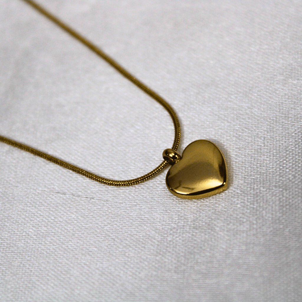 Kyrin Anti Tarnish Gold Heart Pendant Chain