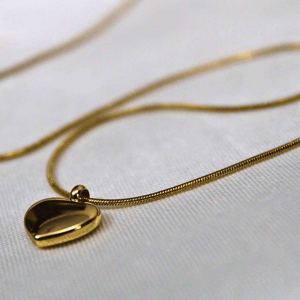 Kyrin Anti Tarnish Gold Heart Pendant Chain - Image 2