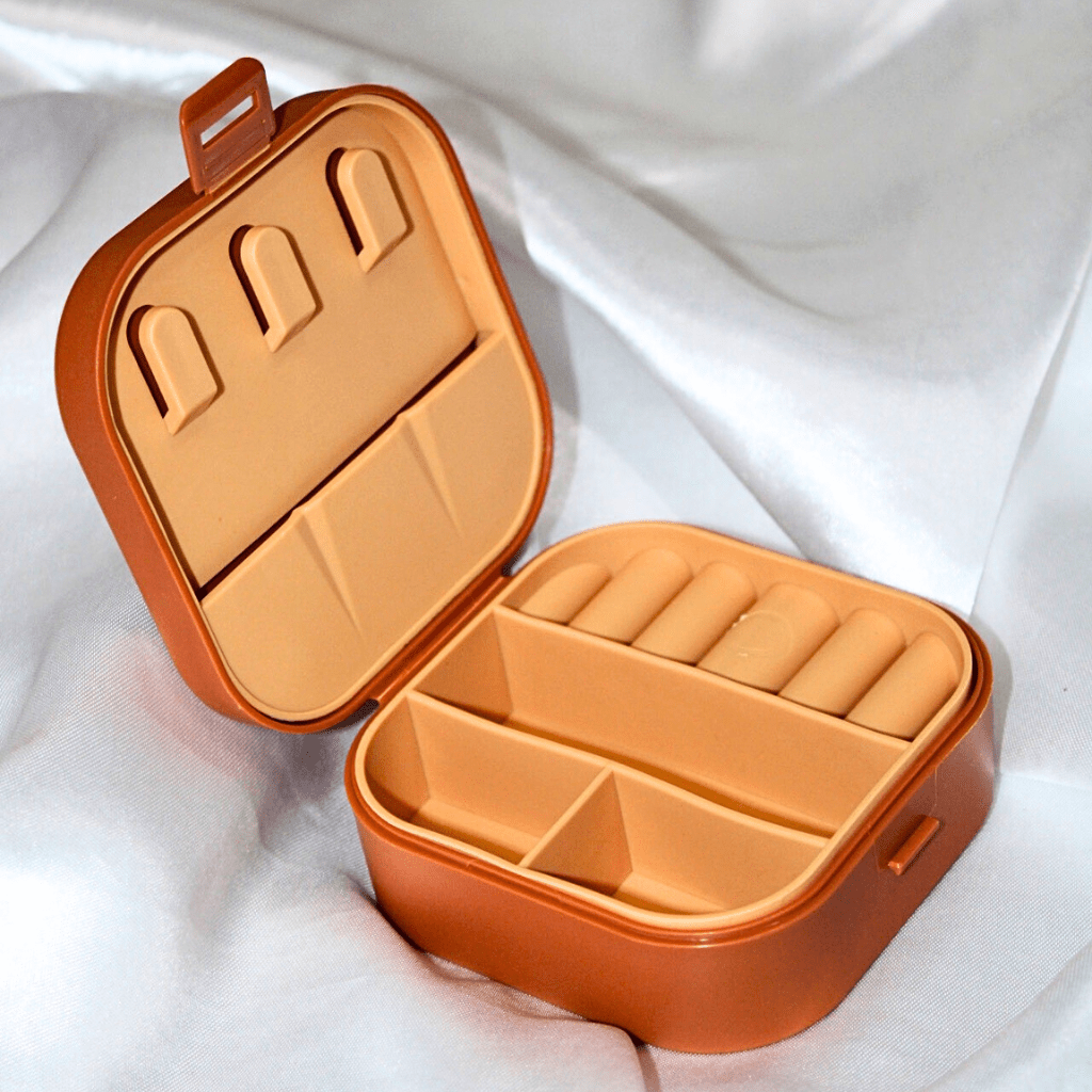 Kyrin Brown Square Silicone Jewellery box - Image 2