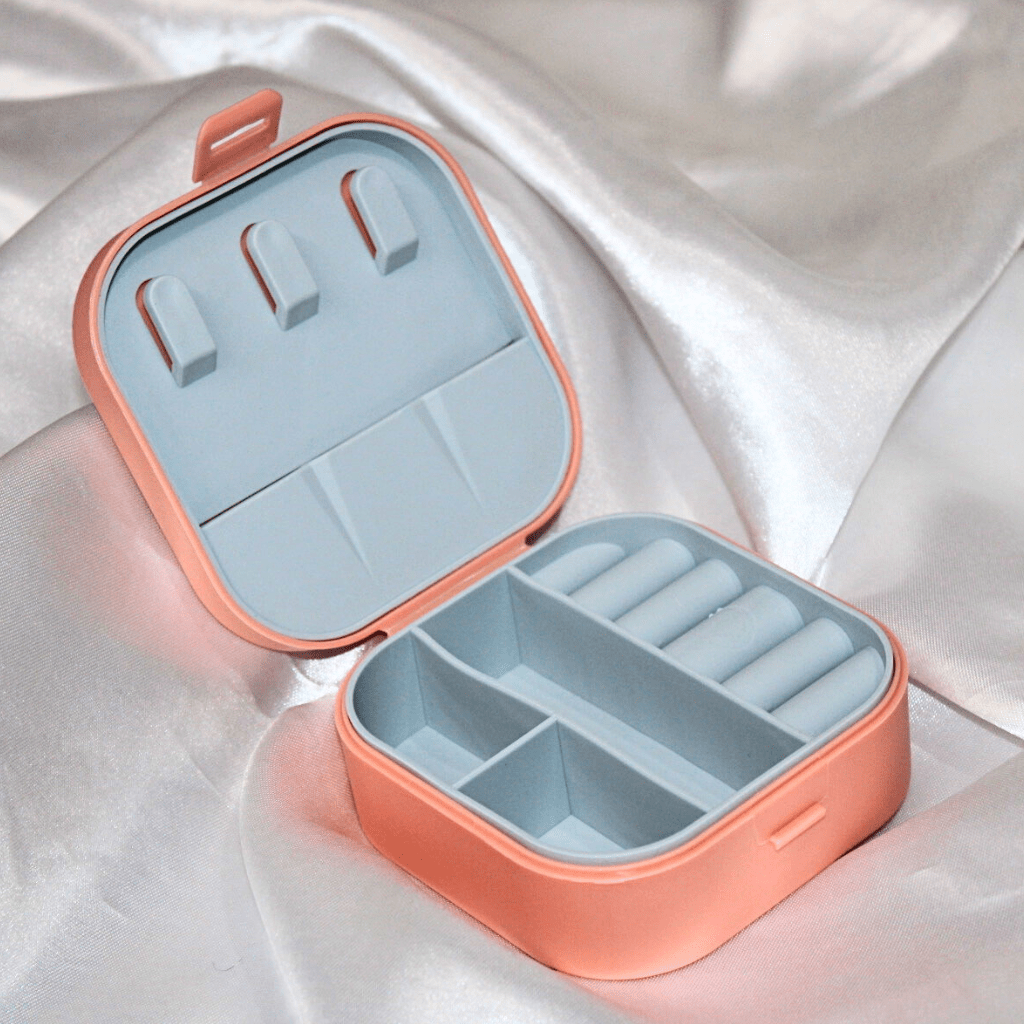 Kyrin Pink Square Silicone Jewellery Box - Image 2