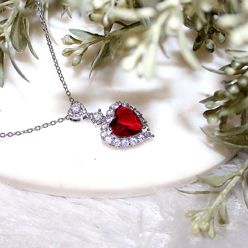 Kyrin Elegant Red Heart Crystal Pendant Necklace - Image 3