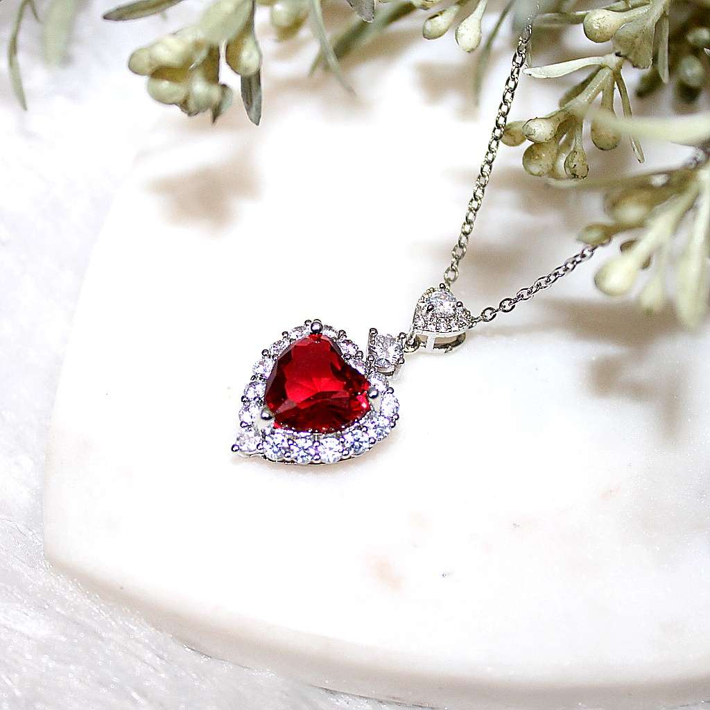 Kyrin Elegant Red Heart Crystal Pendant Necklace
